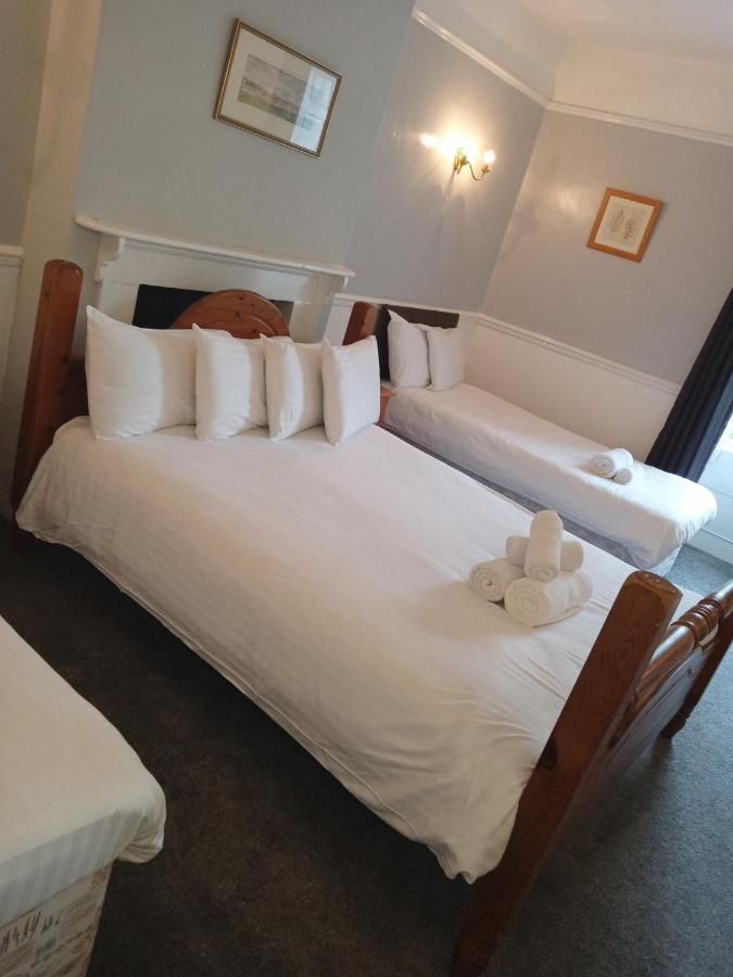 בלפורד Blue Bell Hotel מראה חיצוני תמונה