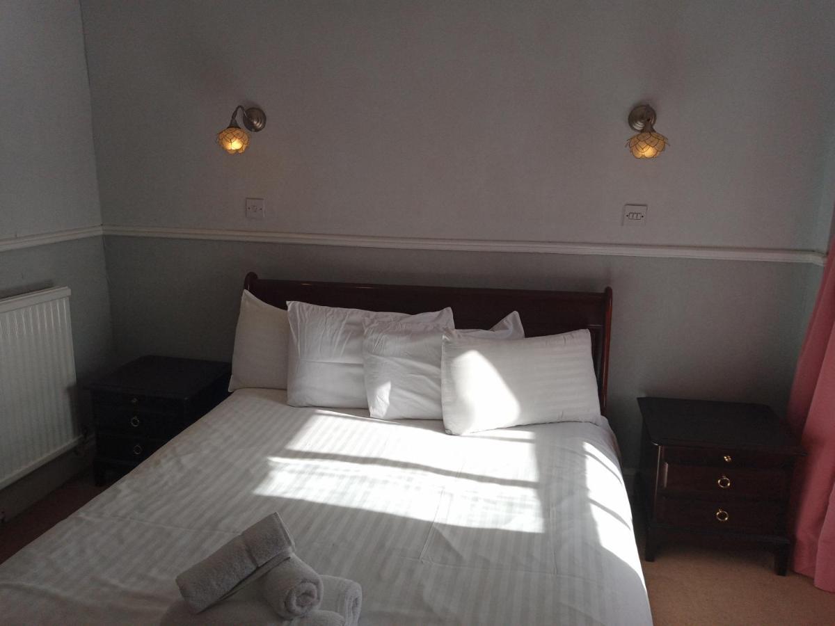 בלפורד Blue Bell Hotel מראה חיצוני תמונה